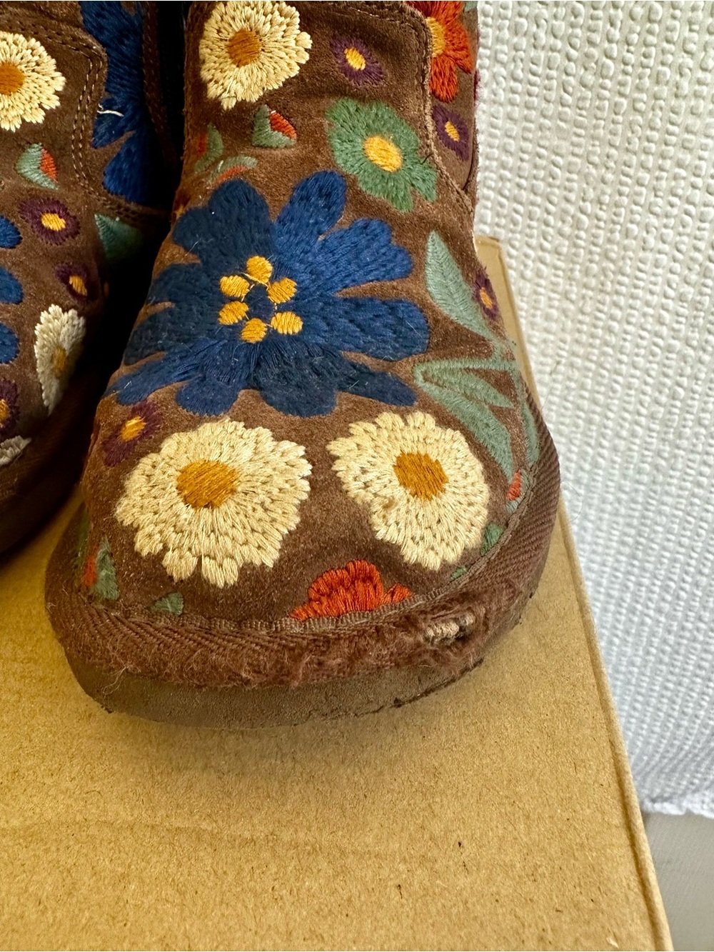 Vintage Y2K UGG Wahine Floral Embroidered Boots Women’s Size 5 Limited Edition - Picture 13 of 15